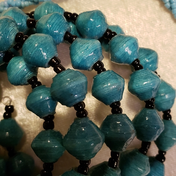 Classic turquoise bracelets and Abalone necklace - Picture 5 of 7